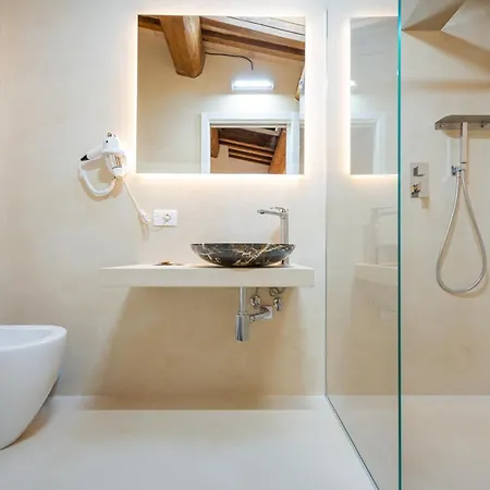 Torre Anna - A Luxury Experience With Pool And Jacuzzi Urbisaglia
