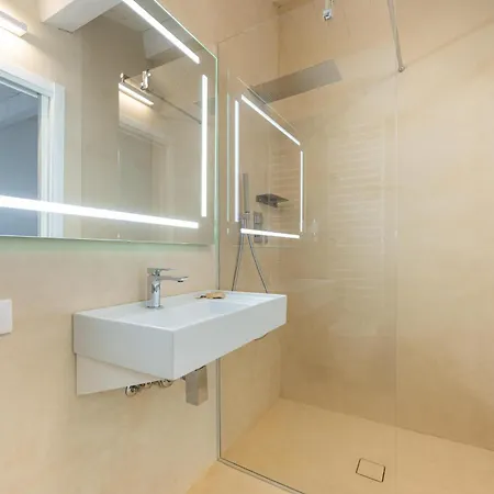 Torre Anna - A Luxury Experience With Pool And Jacuzzi Frühstückspension Urbisaglia